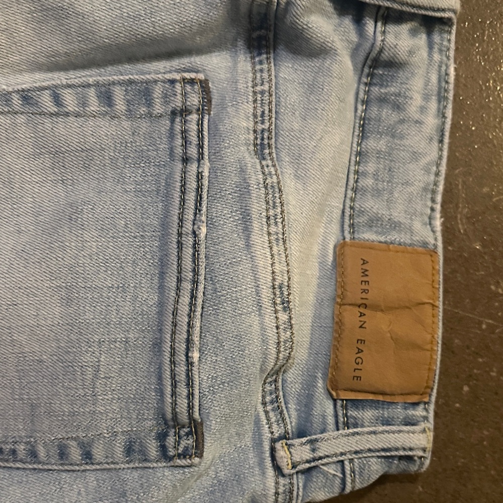 American Eagle Outfitters Light Blue Ripped Skinny Jeans - Picture 4 of 4